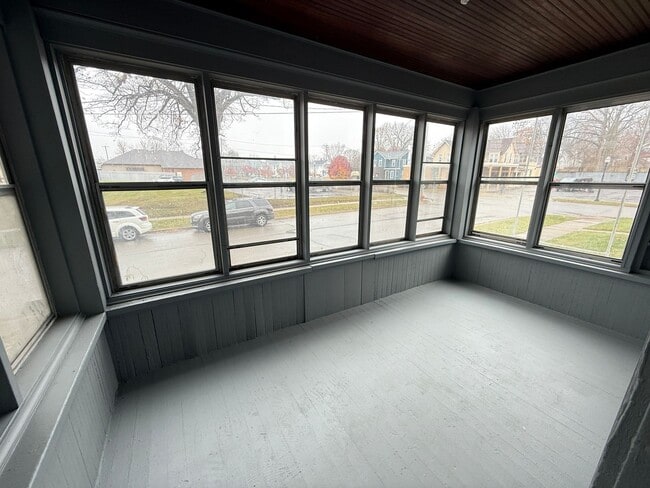 Foto del edificio - 340-342 W Wesley St