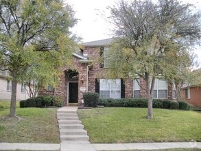 Building Photo - 2017 Greenfield Ln