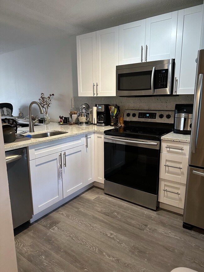 1236 S Military Trail Unit 1511, Deerfield Beach, FL 33442 Condo for