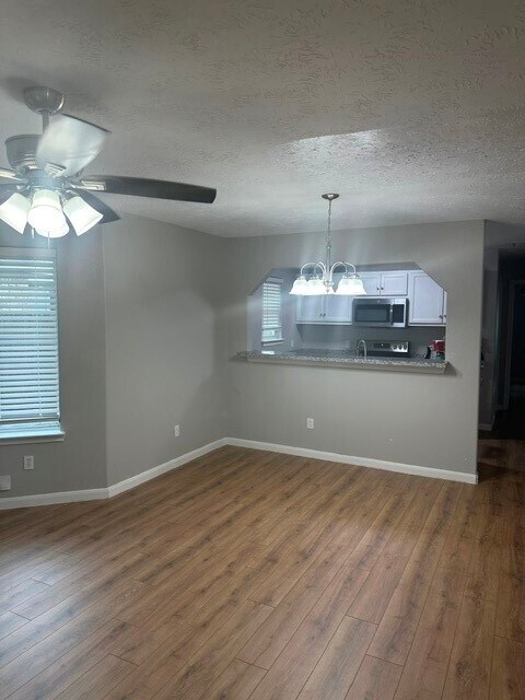 Foto del edificio - 15115 Lance Cir