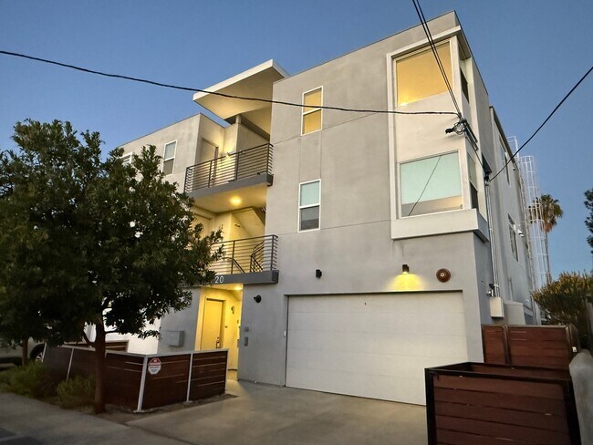 Building Photo - 5720 Klump Ave