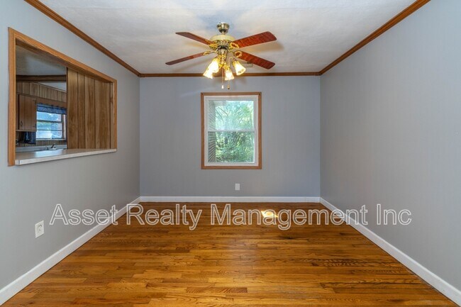 Building Photo - 102 Eastwood Dr