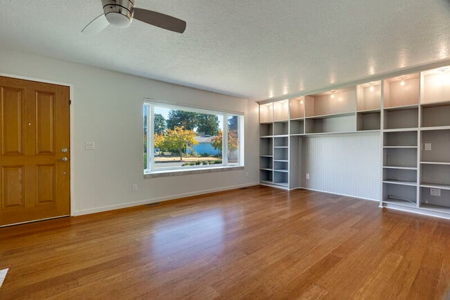 Building Photo - 3333 SE 167th Ave