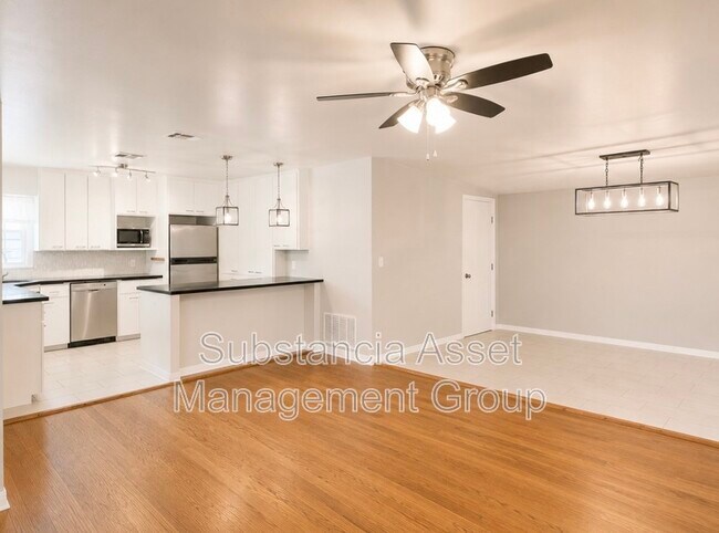 Foto del edificio - 4713 N Harvey Pkwy