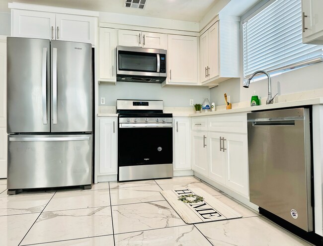 Foto del edificio - 232 E 27th St