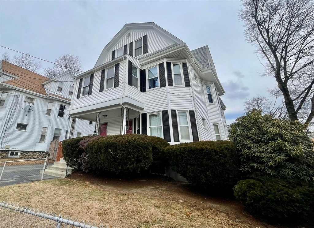 Primary Photo - 17 Woodward St