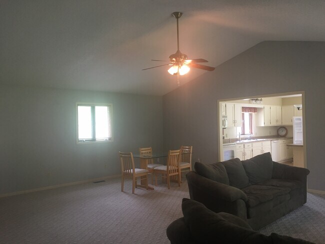 Foto del edificio - 12876 Maple Lake Dr SE