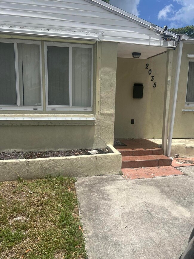 Building Photo - 2035 Rodman St