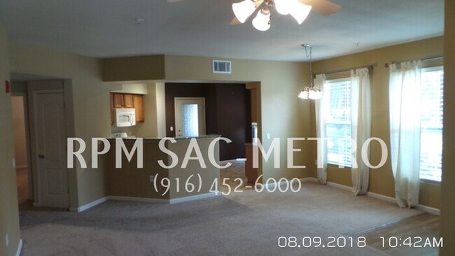 Building Photo - 5350 Dunlay Dr