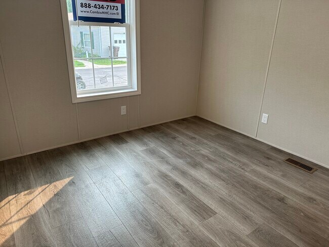 Building Photo - 503 Spanish Oak Ln