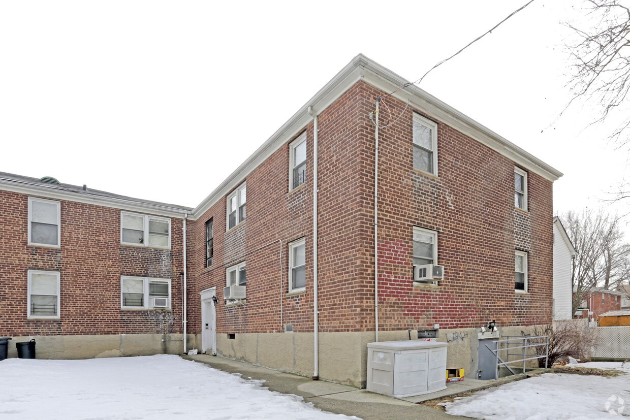 Building Photo - 76-15 160th St