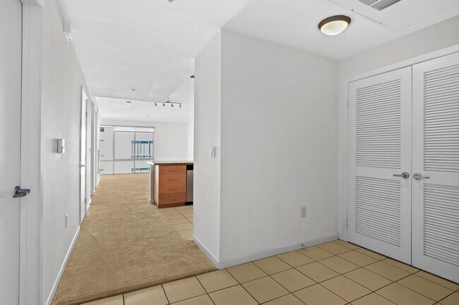 Foto del edificio - 111 S De Lacey Ave