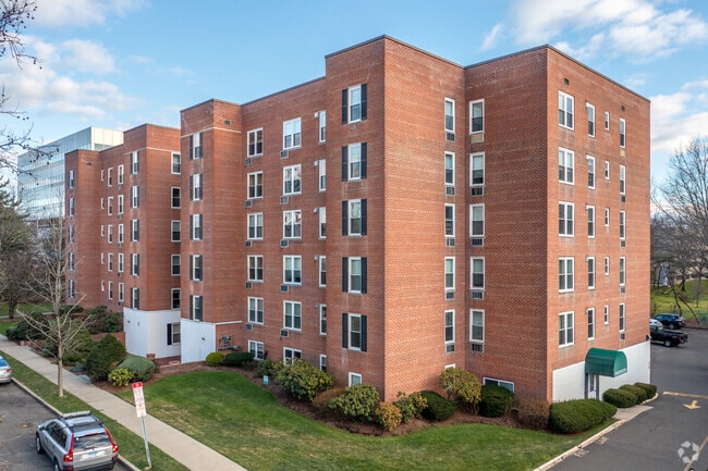 Building Photo - Edgewater Condominium