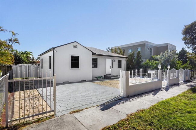 Foto del edificio - 3640 SW 13th St