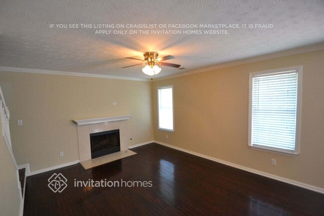 Building Photo - 1595 Versailles Dr