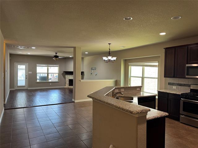 Foto del edificio - 2116 Megan Creek Dr