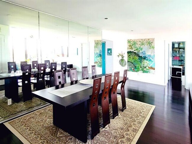 Foto del edificio - 77 Crandon Blvd