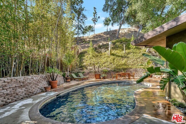 Foto del edificio - 15511 Woodcrest Dr