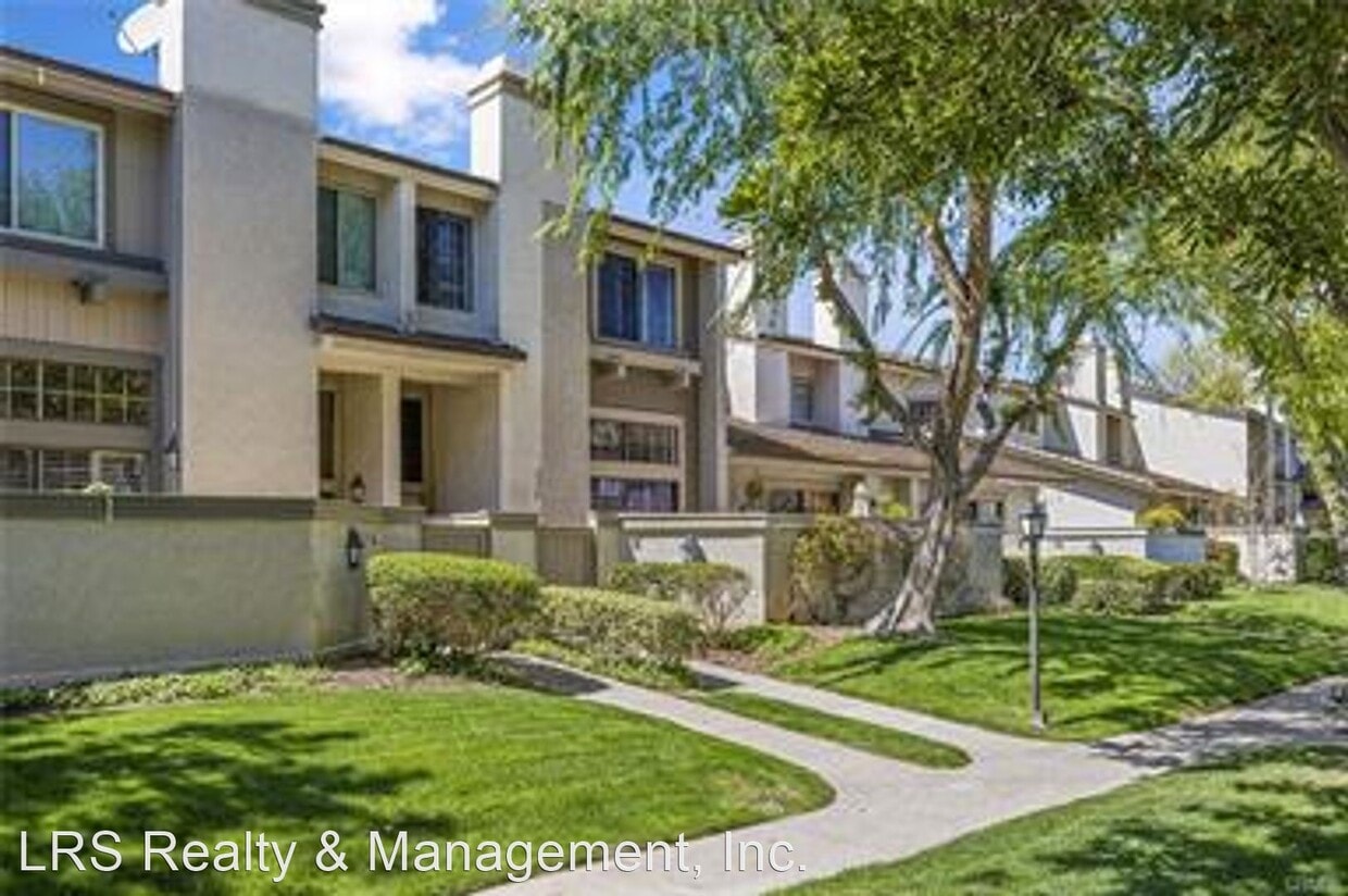 Primary Photo - 3 br, 2.5 bath House - 16 Starshine #11