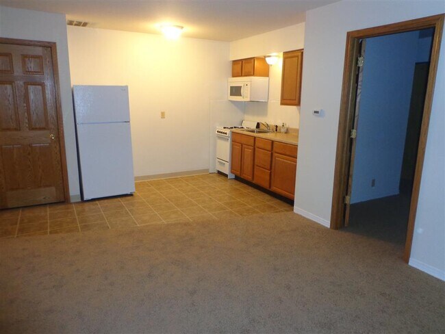 Building Photo - 2809 W Laskey Rd