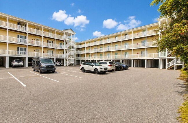 Building Photo - 2262 Folly Rd