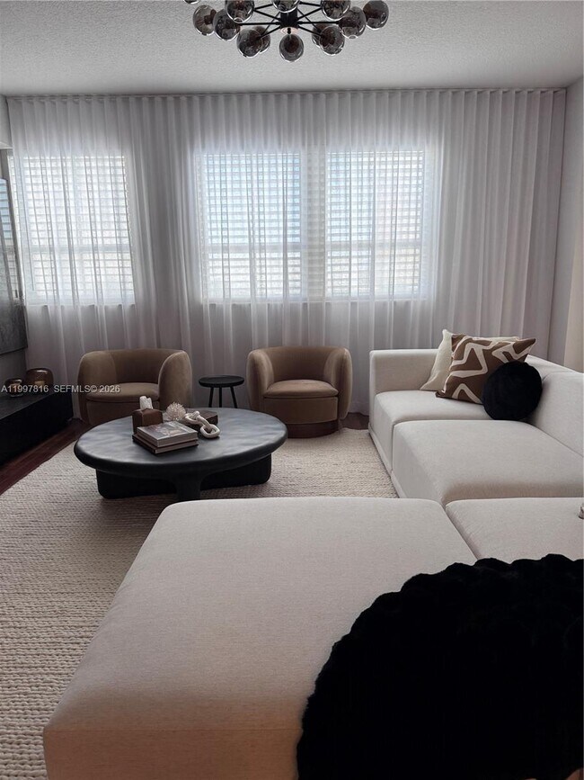 Foto del edificio - 8390 SW 72nd Ave