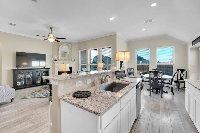 Foto del edificio - 16601 Lincoln Park Ln