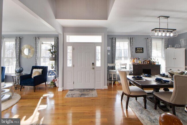 Foto del edificio - 7420 Mayflower Ct