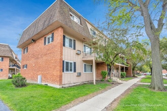 Building Photo - 2506 Algonquin Rd