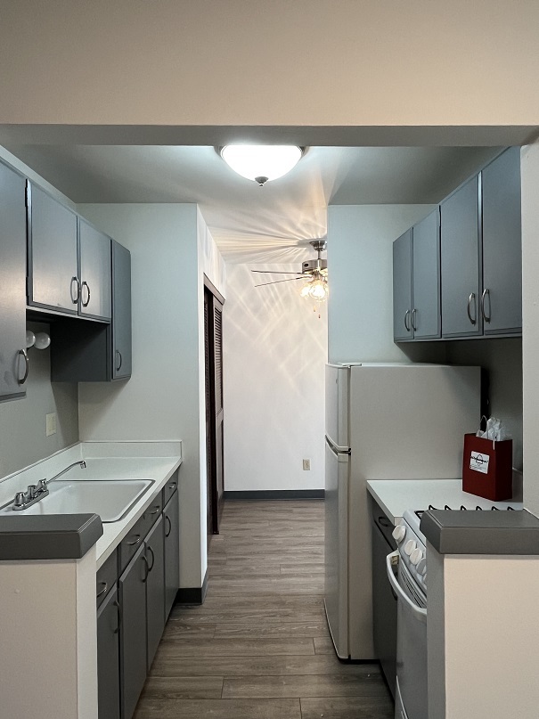 Mid Unit Kitchen - Webster Terrace II