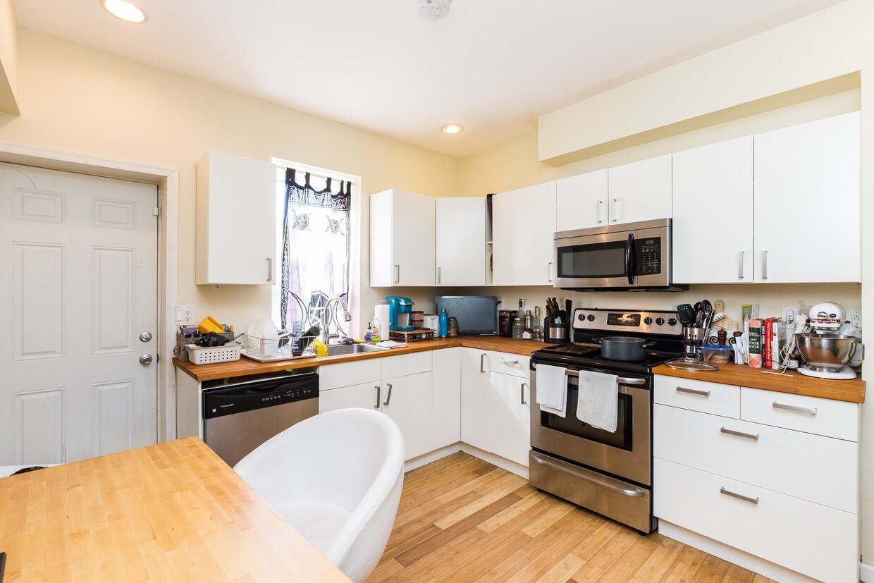 Foto principal - 2695 Collins St