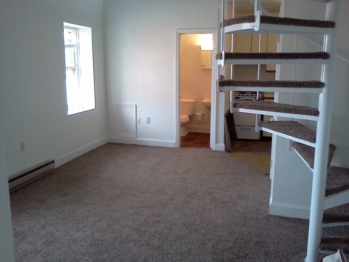 Foto principal - 409 W Race St