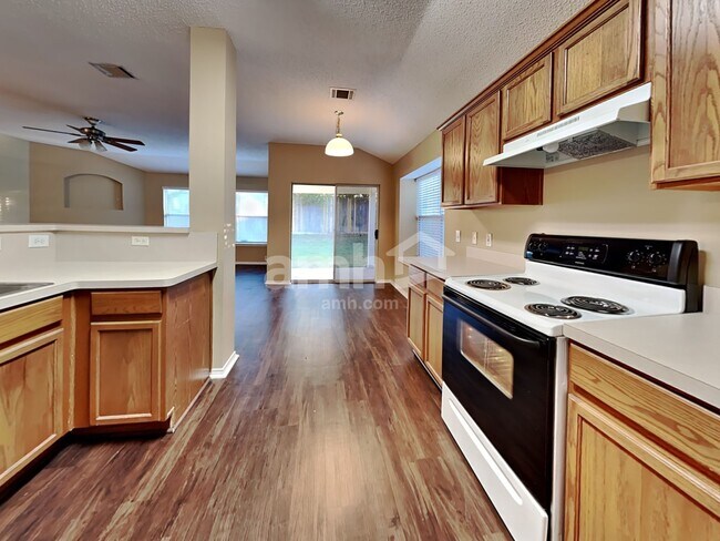 Foto del edificio - 1420 Mosscreek Dr