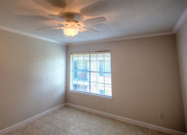 Building Photo - 845 Augusta Dr