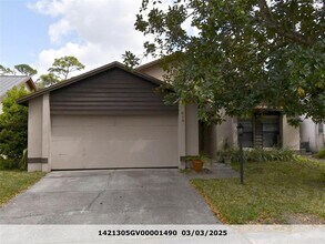 Building Photo - 413 Wild Fox Dr