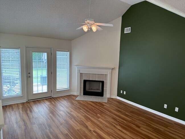 Building Photo - 156 Shady Oak Cir