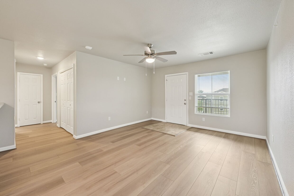 Foto principal - 254 Plez Morgan Dr