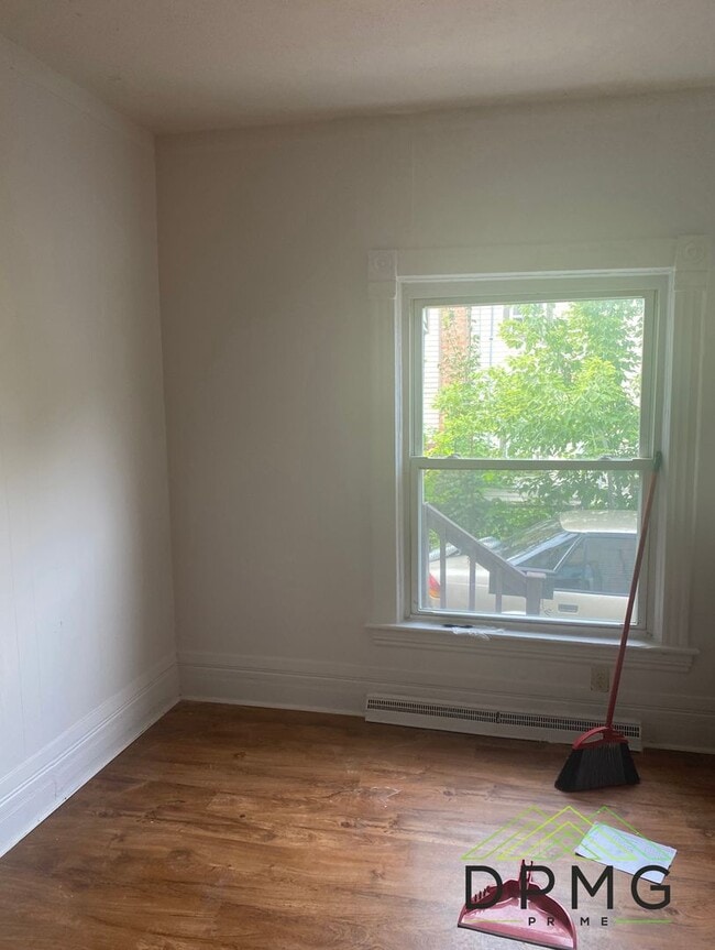 Building Photo - 128 S Hosmer St