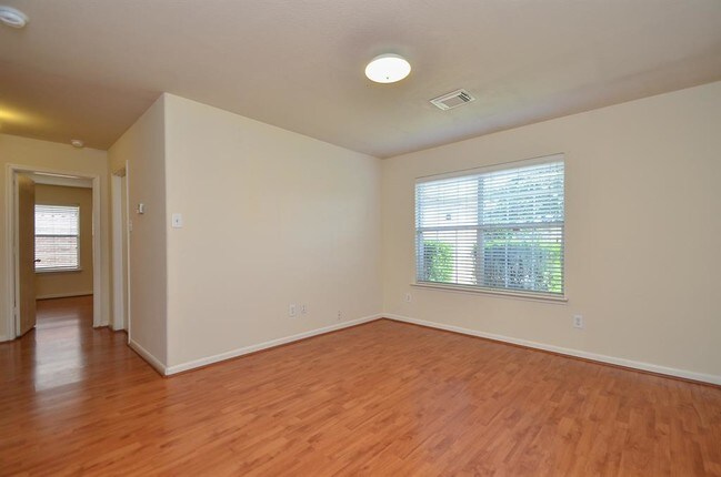 Building Photo - 15407 Kellerwood Dr