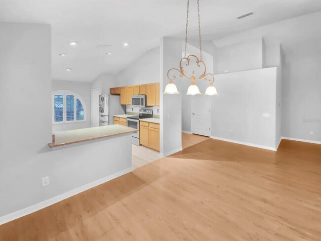 Foto del edificio - 3300 Clover Blossom Cir