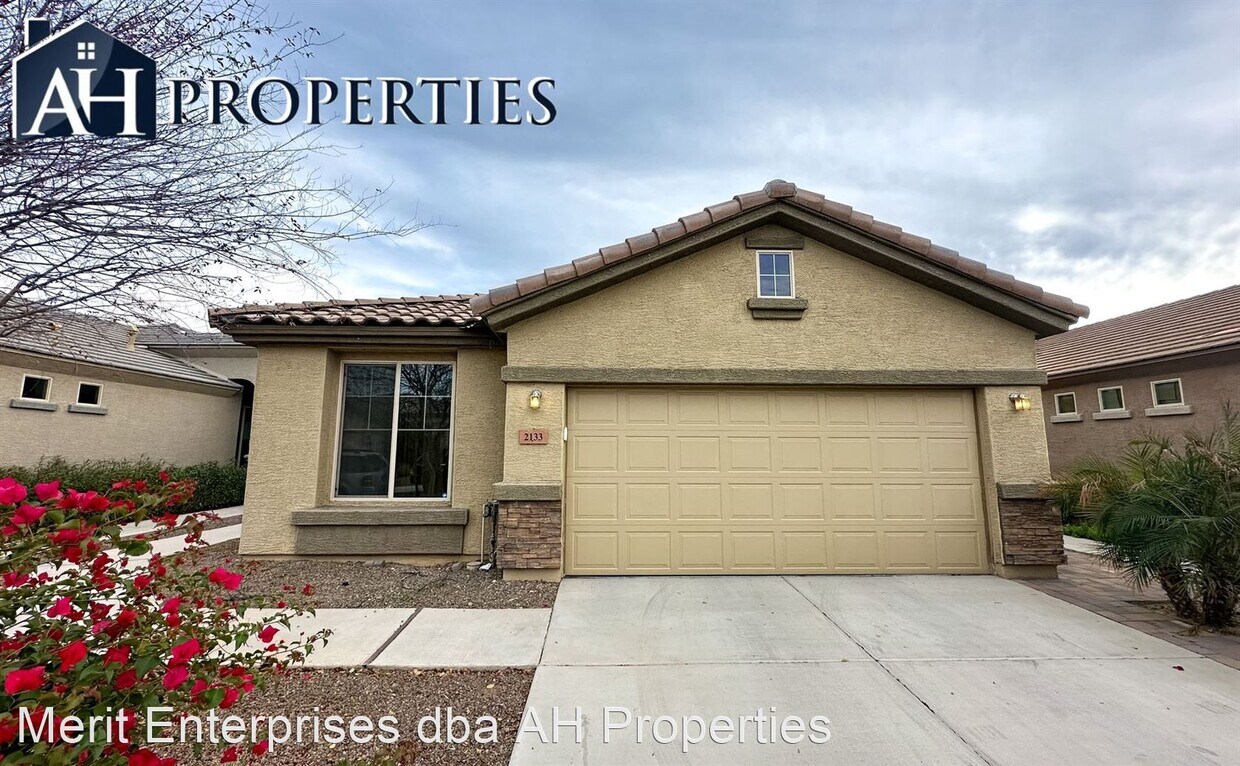 Primary Photo - 3 br, 2 bath House - 2133 E AIRE LIBRE AVE