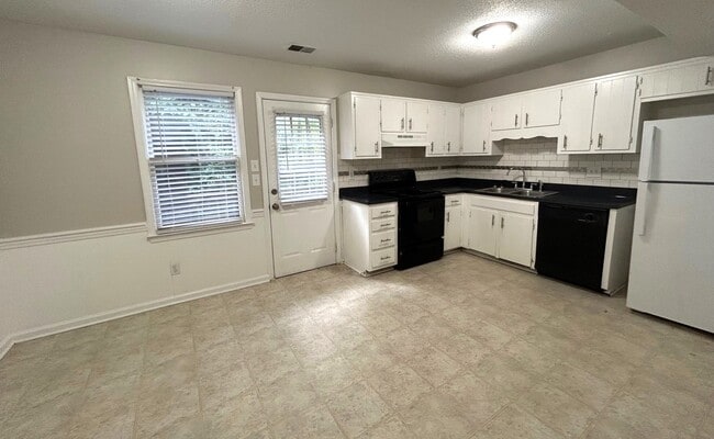 Building Photo - GORMAN1228