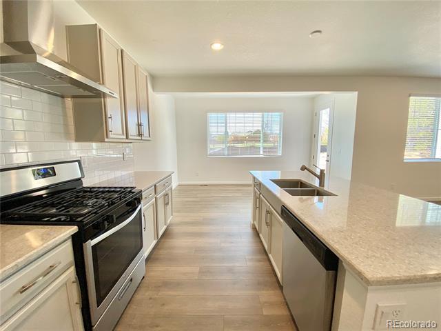 Foto del edificio - 470 Whisper Wind Ln
