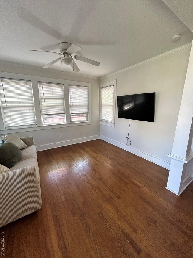 Foto del edificio - 24 Arnold Ave