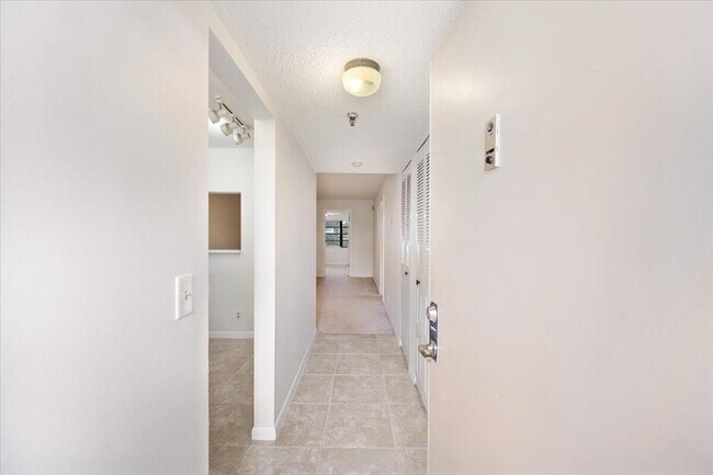 Building Photo - 4760 Lucerne Lakes Blvd W