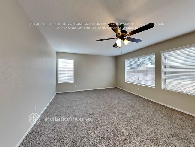 Building Photo - 3048 E Millbrae Ln