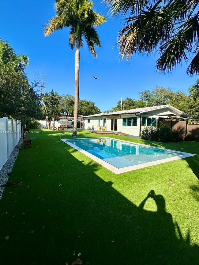 Foto del edificio - 4681 SW 26th Ter