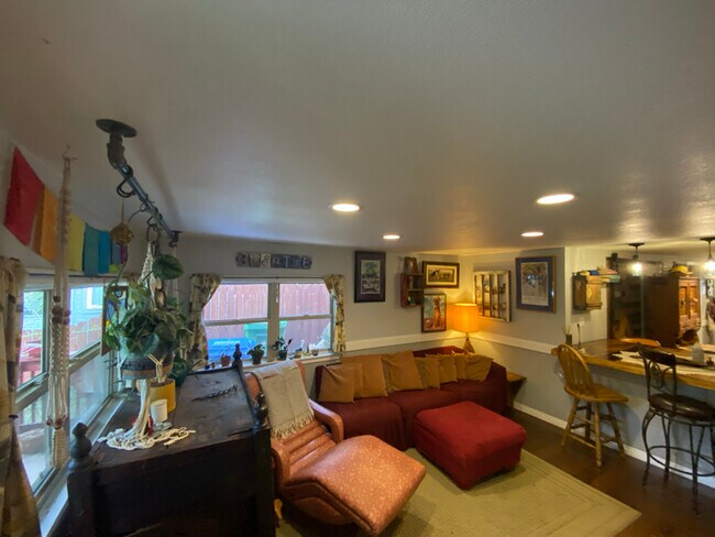 Foto del edificio - 417 N Loomis Ave