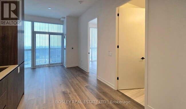 Building Photo - 8 Interchange Wy