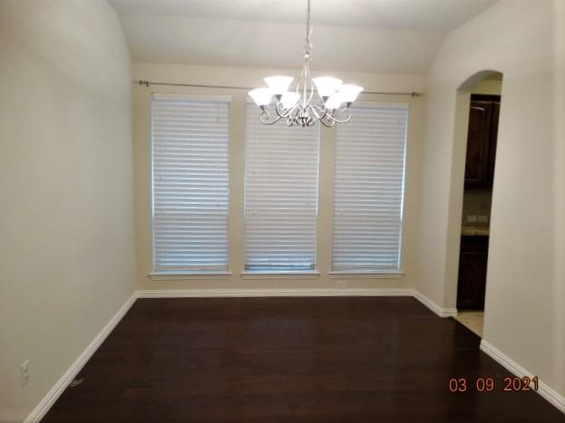 Building Photo - 2712 Cole Castle Dr